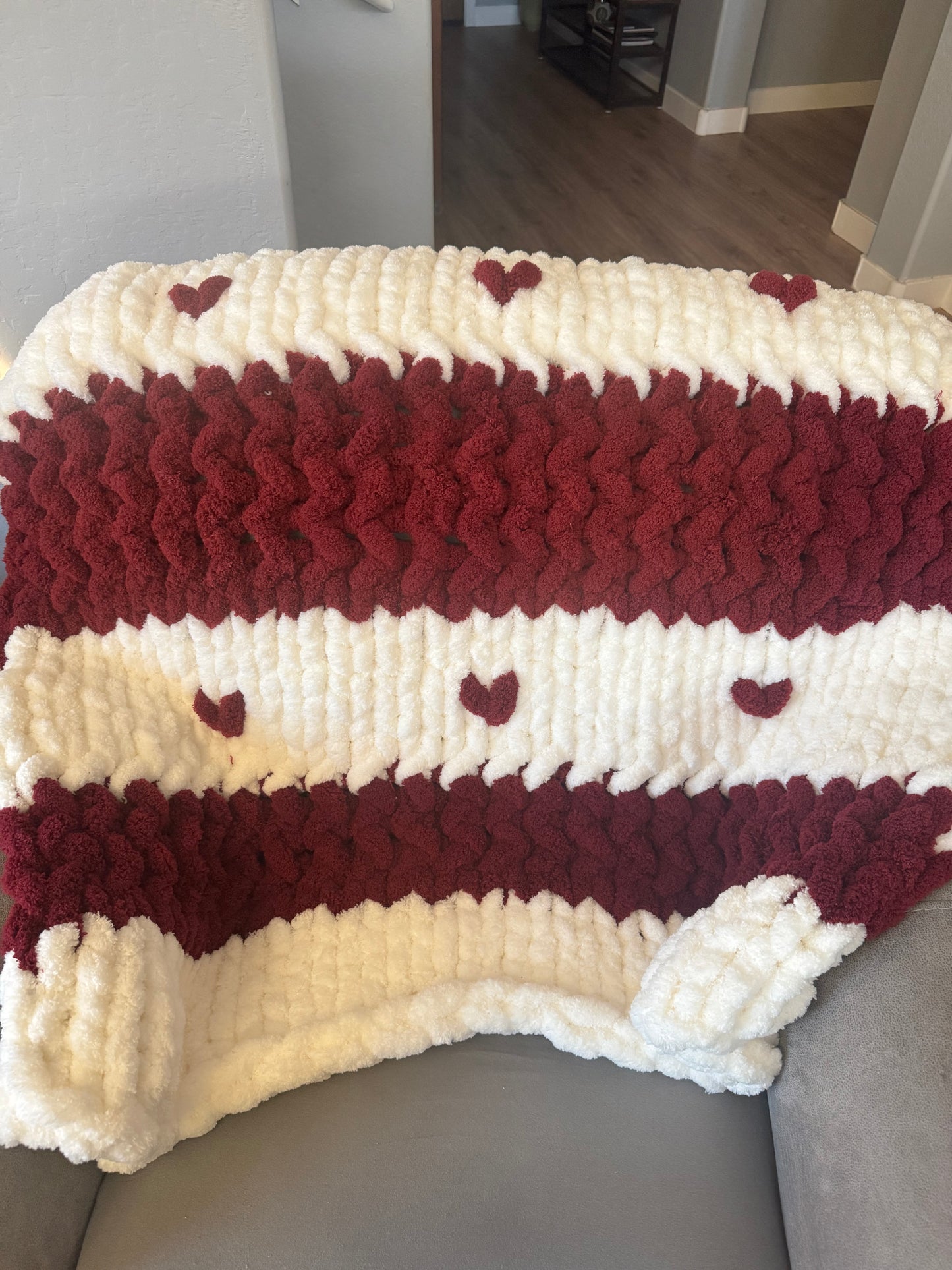 Valentine’s Day chunky knit blanket