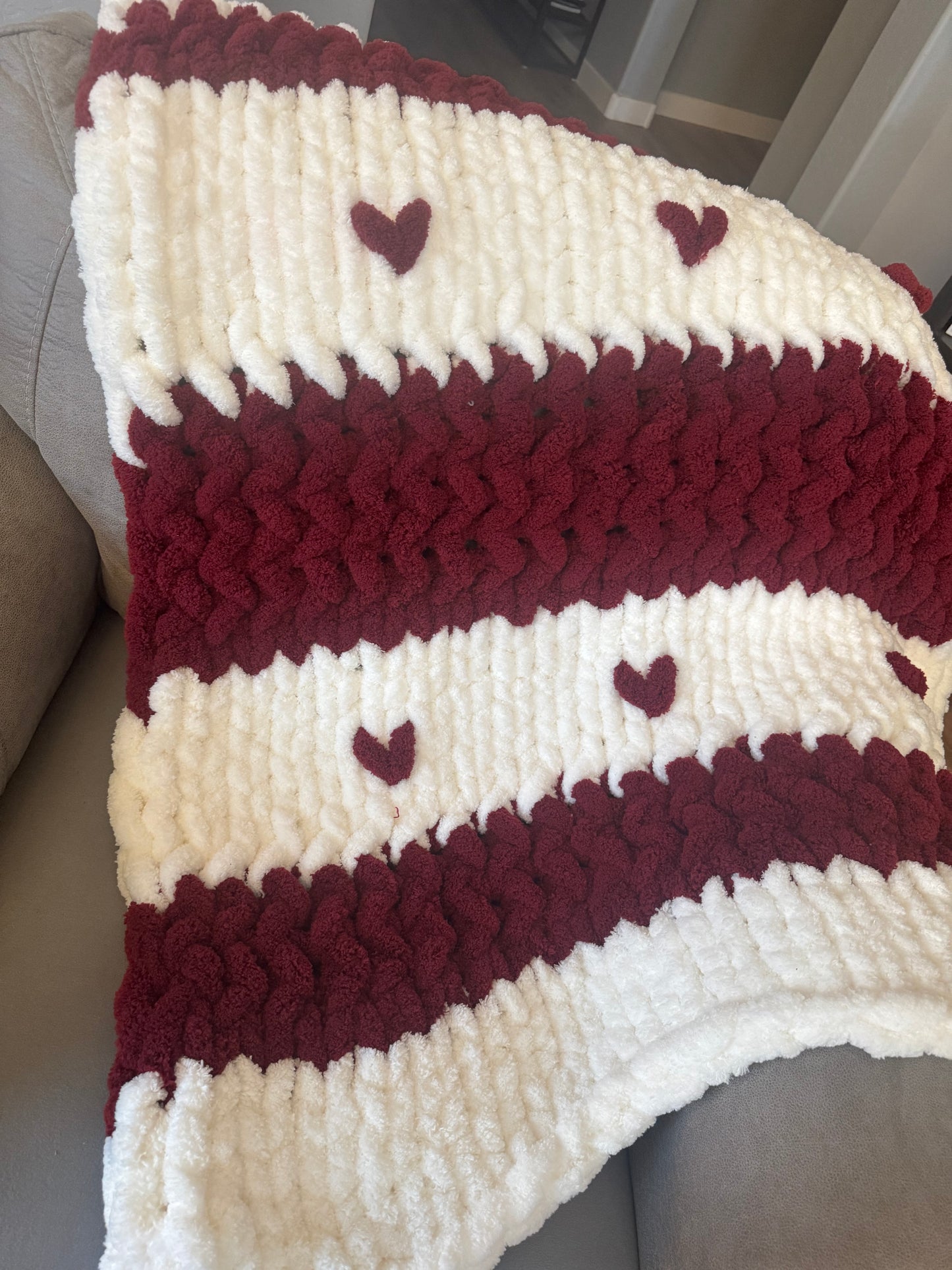 Valentine’s Day chunky knit blanket