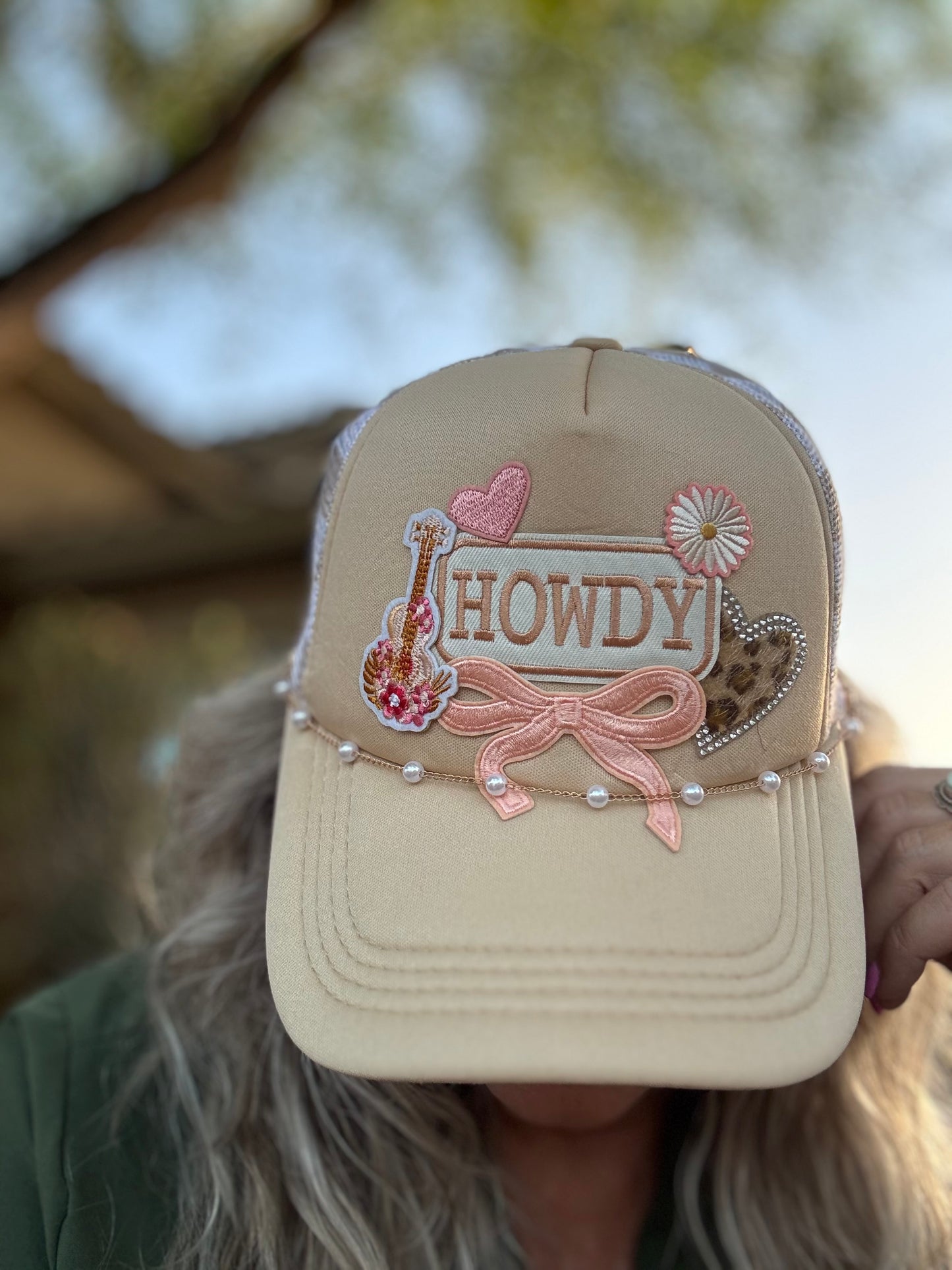 Howdy Darlin neutral trucker hat