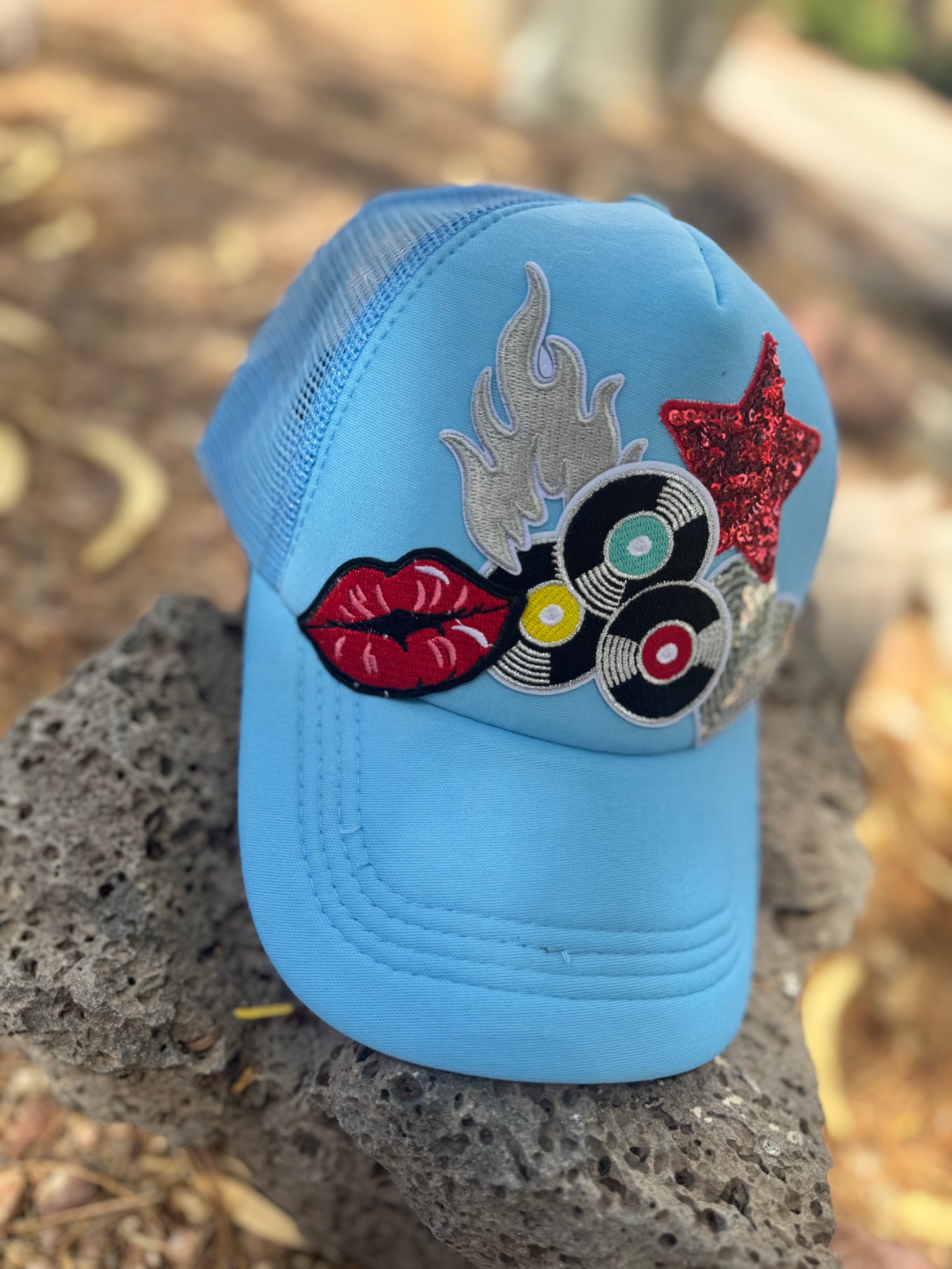🎧 Vinyl Heat Trucker Hat – All Blue Retro Rock Edition 🎧 Trucker hat