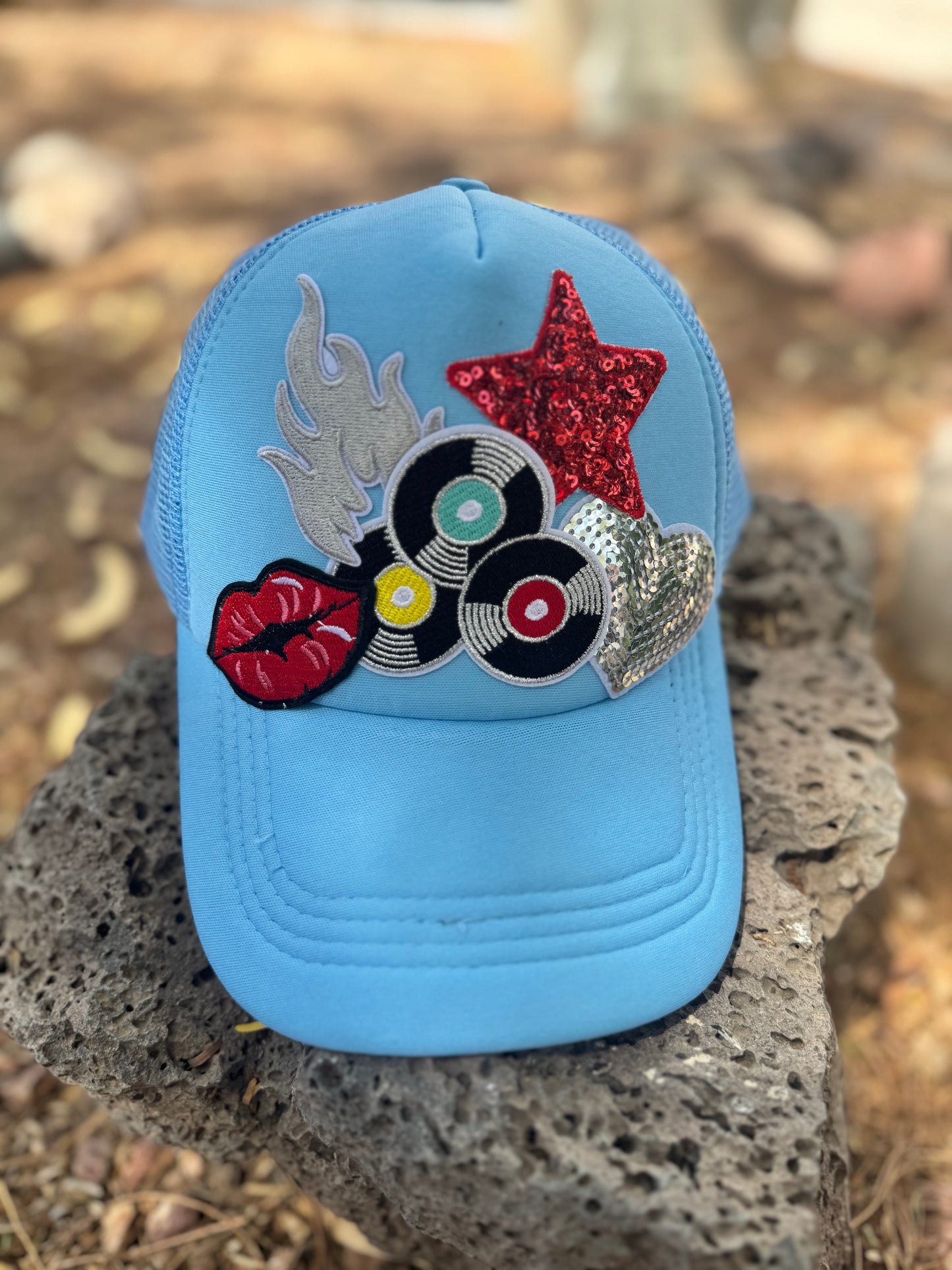 🎧 Vinyl Heat Trucker Hat – All Blue Retro Rock Edition 🎧 Trucker hat