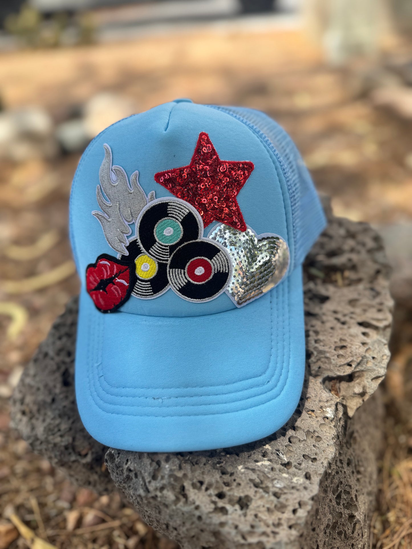 🎧 Vinyl Heat Trucker Hat – All Blue Retro Rock Edition 🎧 Trucker hat